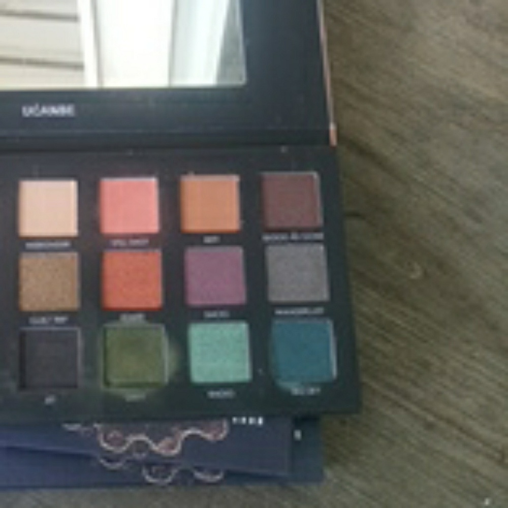 Eyeshadow - Picture 5 of 5